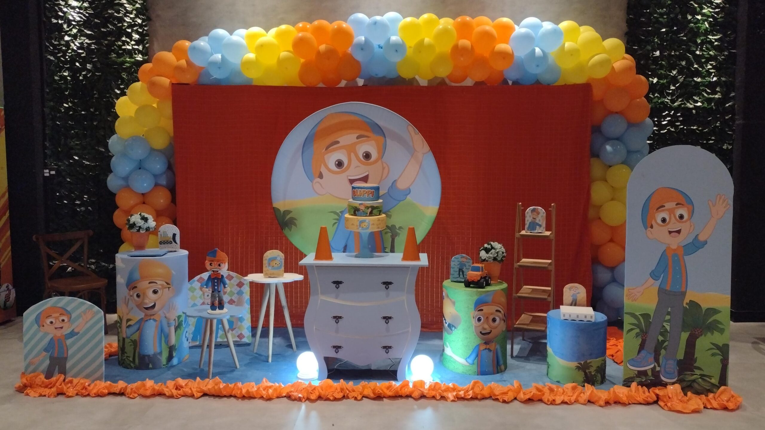 BLIPPI MINI TABLE